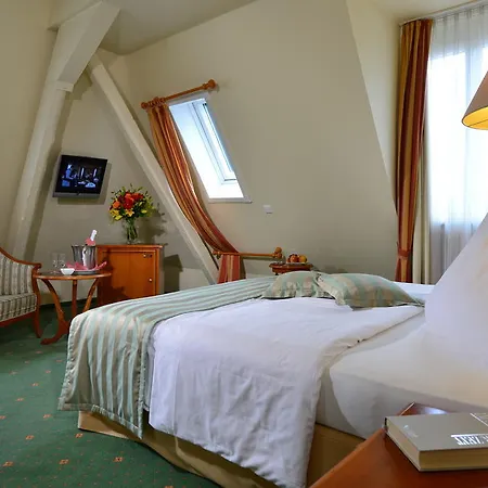 Hotel Partner Hollaender Hof 3*